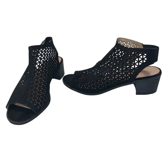 American Eagle Outfitters Black Open-Toe Block Heel Sandals - Picture 3 of 13